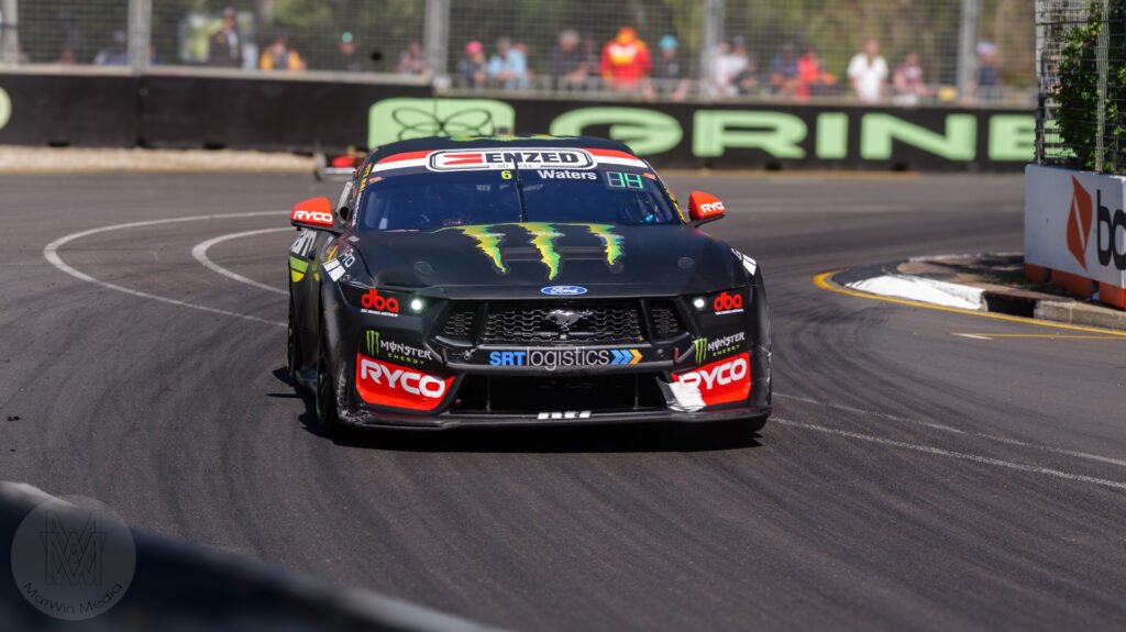 Adelaide 500 - Waters up close