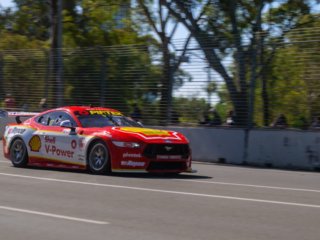 Adelaide 500 - Davison back straight