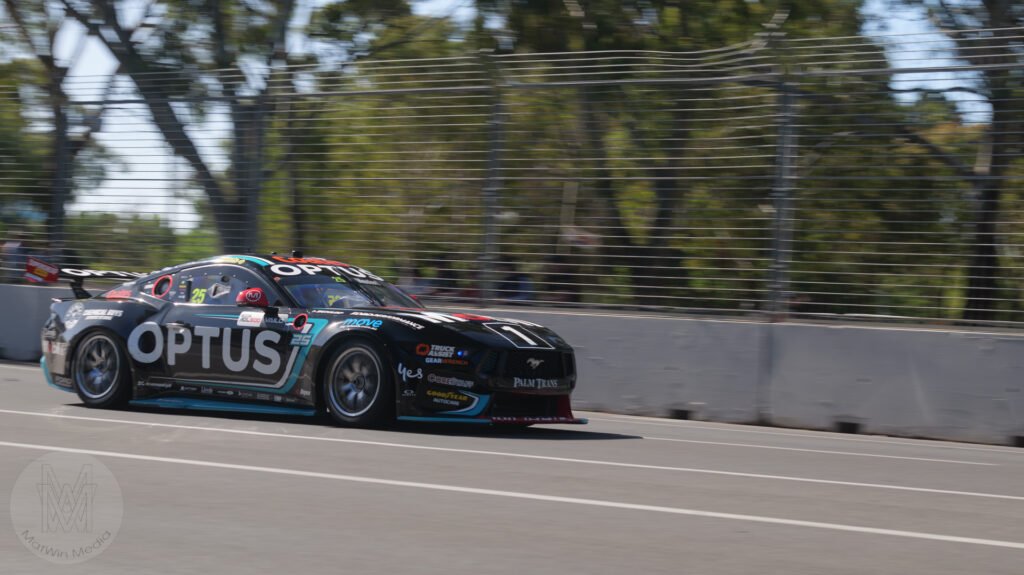 Adelaide 500 - Mostert back straight