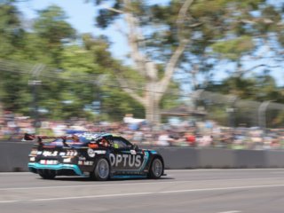 Adelaide 500 - Mostert back straight