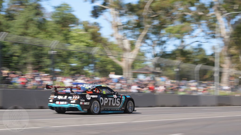 Adelaide 500 - Mostert back straight