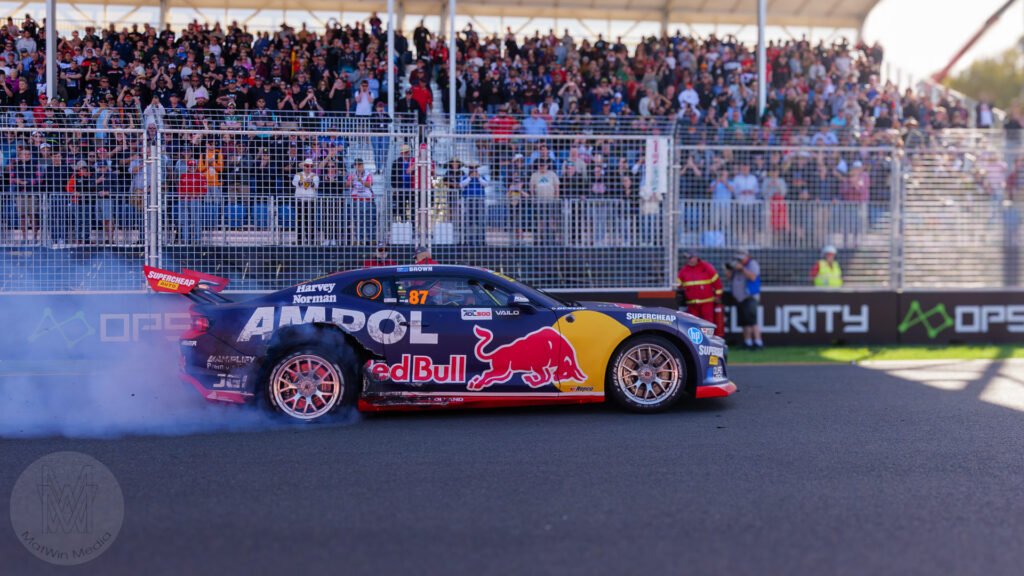 Adelaide 500 - Brown Championship burnout